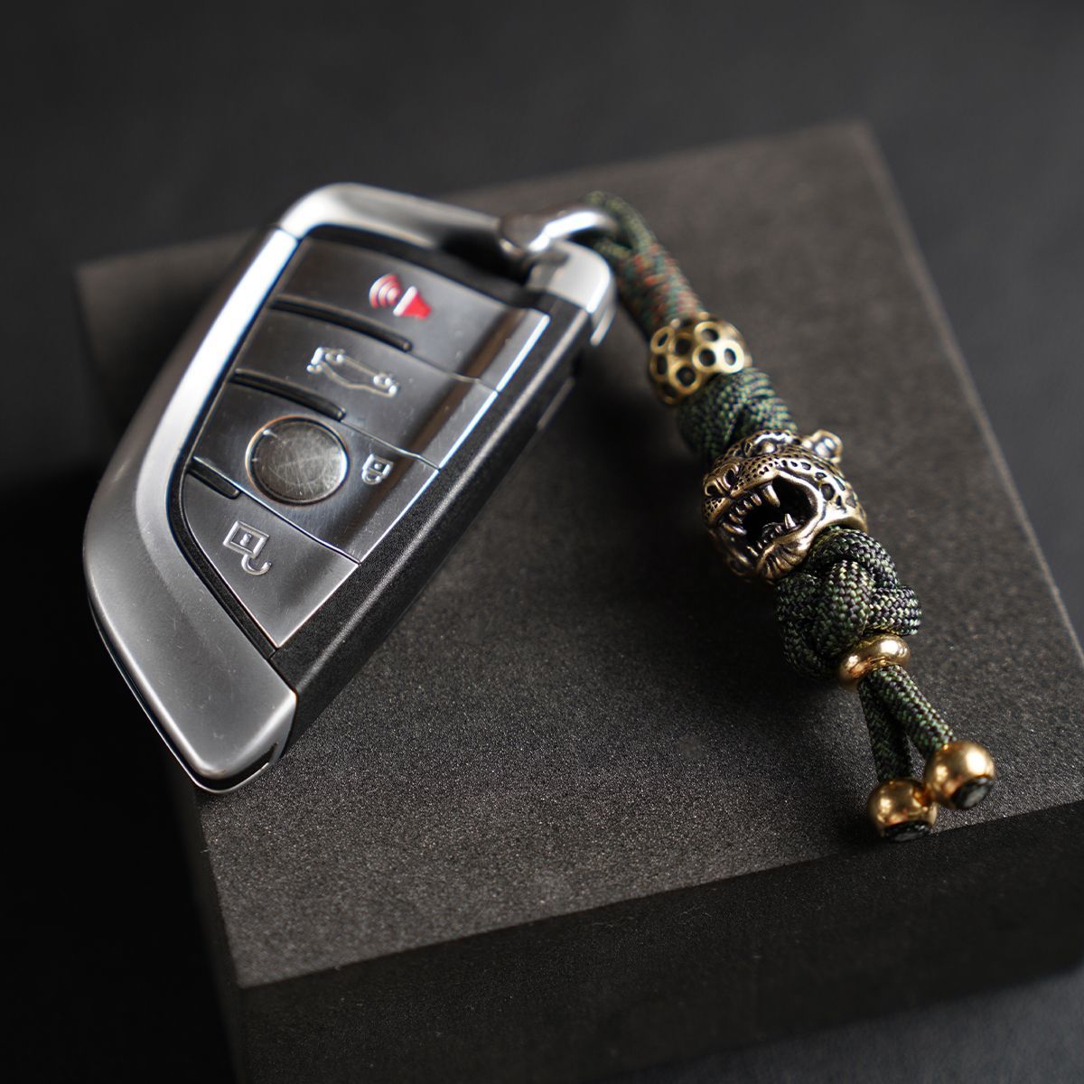 Handmade Leopard Head Paracord Pendant