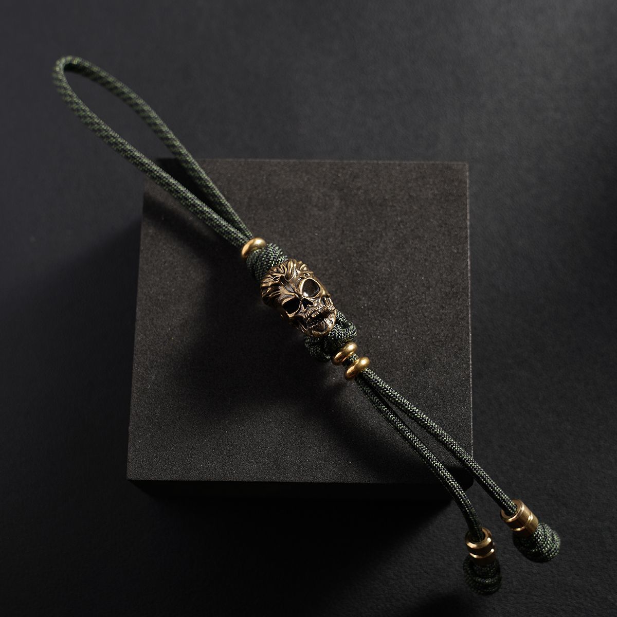 Handmade Skull Paracord Pendant